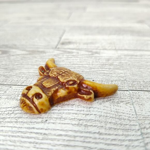 Bull Horns Decorative Pendant Figure 2" Wide - Picture 3 of 10